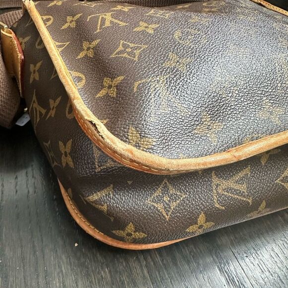 Louis Vuitton Bosphore Messenger PM Crossbody Bag monogram - Picture 6 of 15